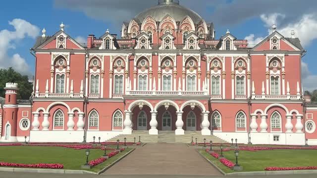 Петровский путевой дворец.