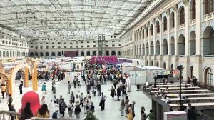 День Индии в Гостином дворе в Москве сверху. Величественно и красиво_ 20.08.26 г