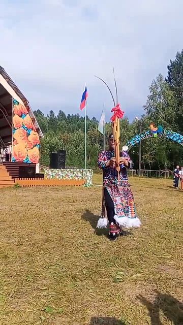 Мелодии на листьях тростника сыграли артисты из Китая на фестивале в Красном Чикое