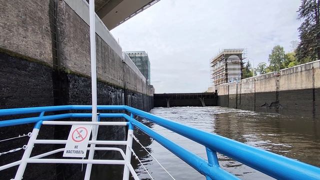 Прогулка на теплоходе по Москве-реке от Сити до Строгино со шлюзованием