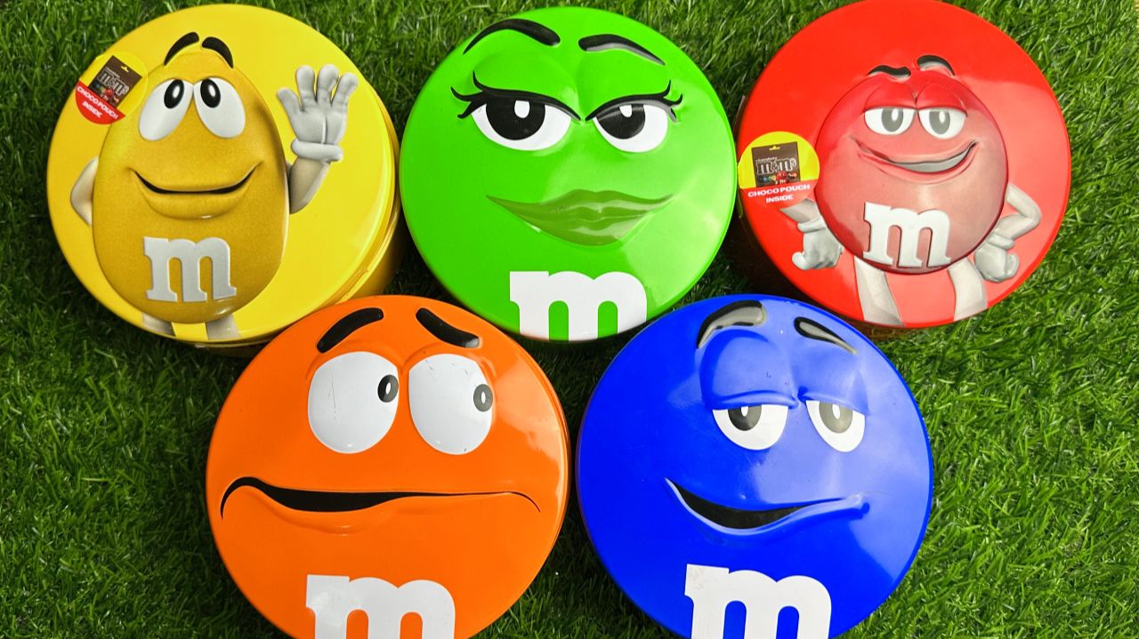 Удовольствие на несколько минут: 3 радужные ванночки с конфетами M&M's и волшебной слизью