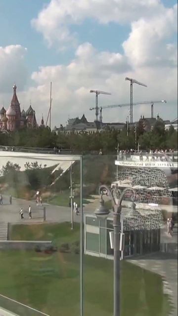 Парящий мост в парке Зарядье