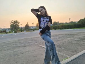 пою ПЕСНИ КОТОРЫЕ СПЕТЬ ПИШИТЕ В ЧАТ