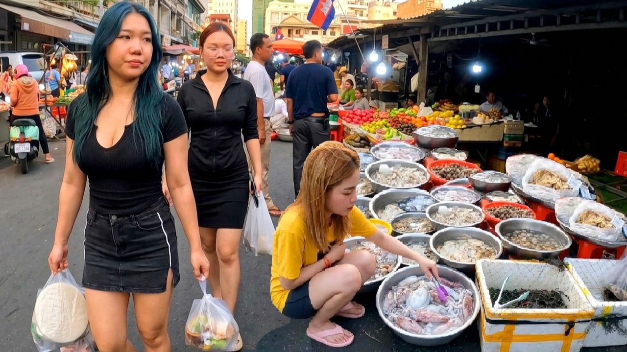 Змея, курица, рыба, угорь, мясо, фрукты. Лучший продуктовый рынок Камбоджи — Рынок Тул Том Пунг.