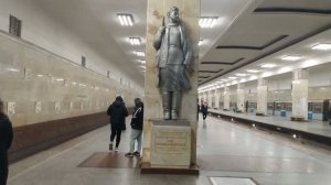 Станция метро Партизанская интерьер, пассажиры, поезда Москва Фрагмент 15