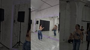 Традиционная бачата соло. Занятие 9. Катя.