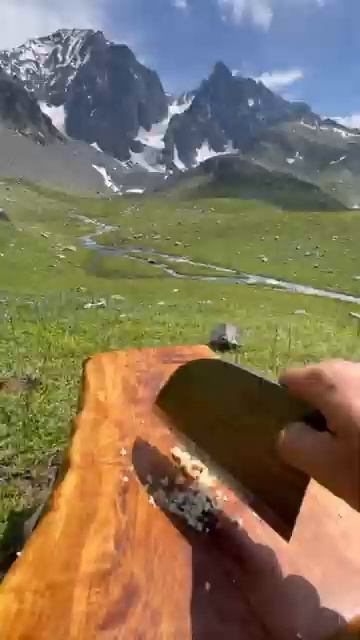 Идеальный мясной обед на природе