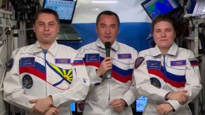 Космонавты на МКС поздравили россиян с Днем Государственного флага