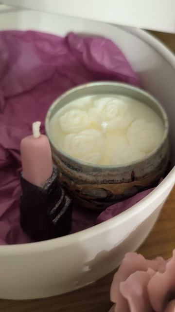 Свечи декоративные с натуральными маслами.