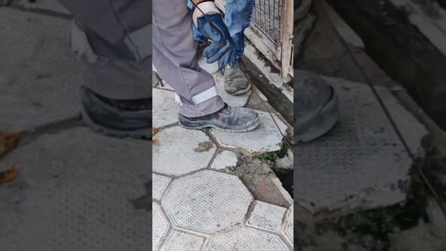 Прочистили канализацию
