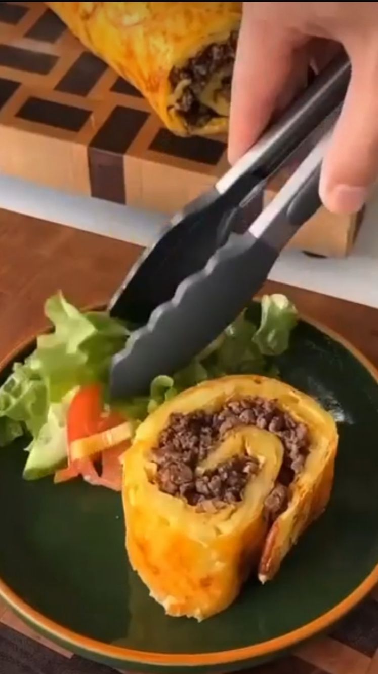 Сочная картофельная запеканка - рулет
