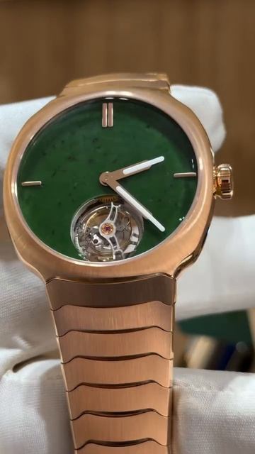 H. Moser & Cie Venturer Streamliner Tourbillon Wyoming Jade 6804-0406