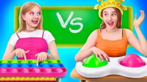 Поп Ит VS Симпл Димпл Колледж! Школа с Антистресс Игрушками