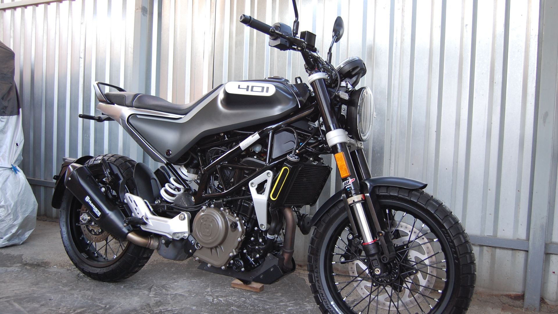 Husqvarrna Svartpilen 401