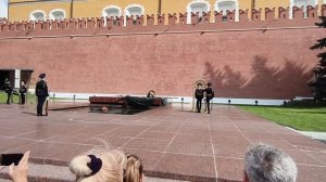 Смена караула у Могилы Неизвестного Солдата у Кремлёвской стены