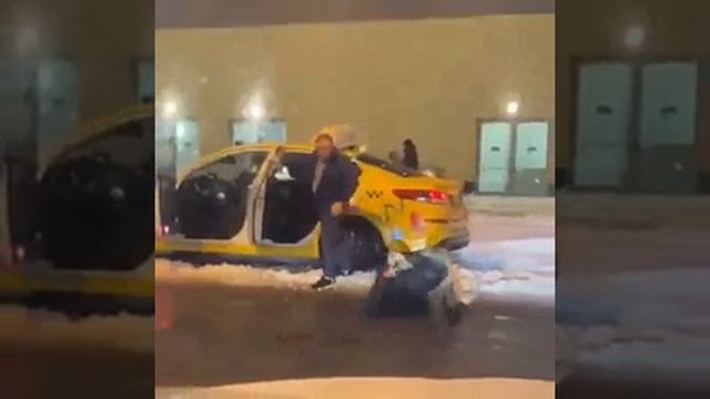 Курица на секунду попала в мир, где есть последствия за слова и поступки, как они любят говорить, от