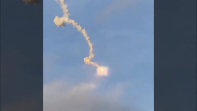 На Тайване с космической программой с самого начала не заладилось))) Ракета упала в горы.