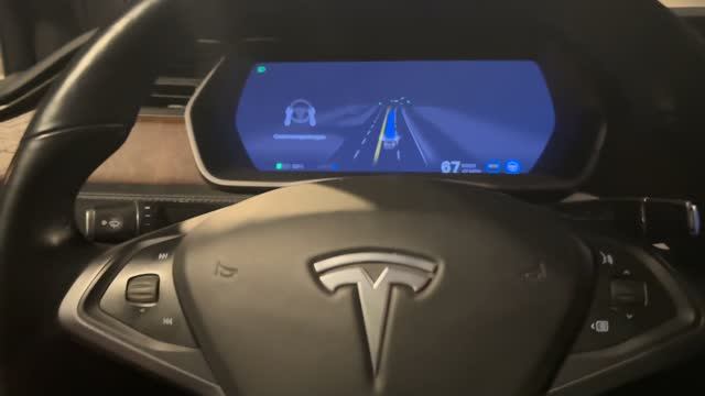 Tesla Model X Performance I, 2020 г.в. автопилот на Московских дорогах.