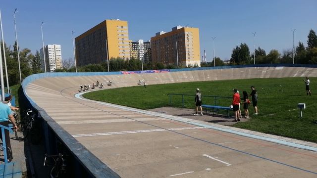 Максим на треке