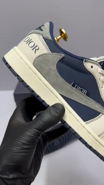 Nike Dunk Low X  Travis Scott