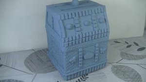 Шкатулка из коробки и разной мелочи .