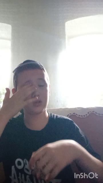 Твои родители в детстве.😂