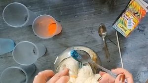 Крашу пряжу в банке и просто укутываю / Прокрасилось отличнн