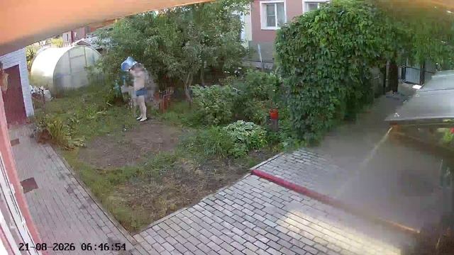 обливание на улице