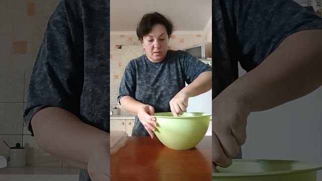 Жара невыносимая 🥵 Замесила тесто для 🍞
