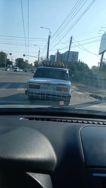 Гигантские очереди на заправку в Пензе конец августа 2026 год. Бензин раскупают даже по 115-125 руб