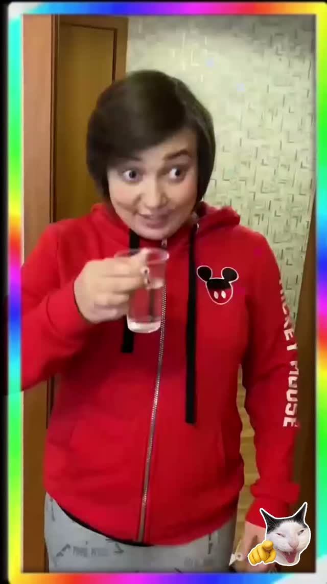 Принесла попить