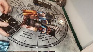 Что прилетело🎭🪃❓⚖️🪞