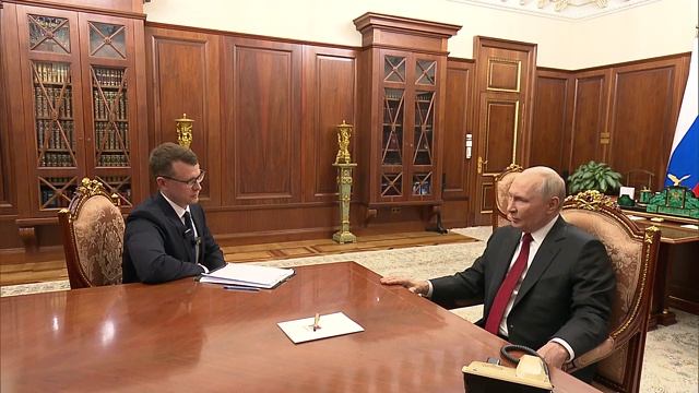 Владимир Путин дал интервью журналисту информационной службы Вести Павлу Зарубину.