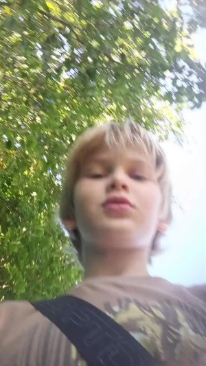г