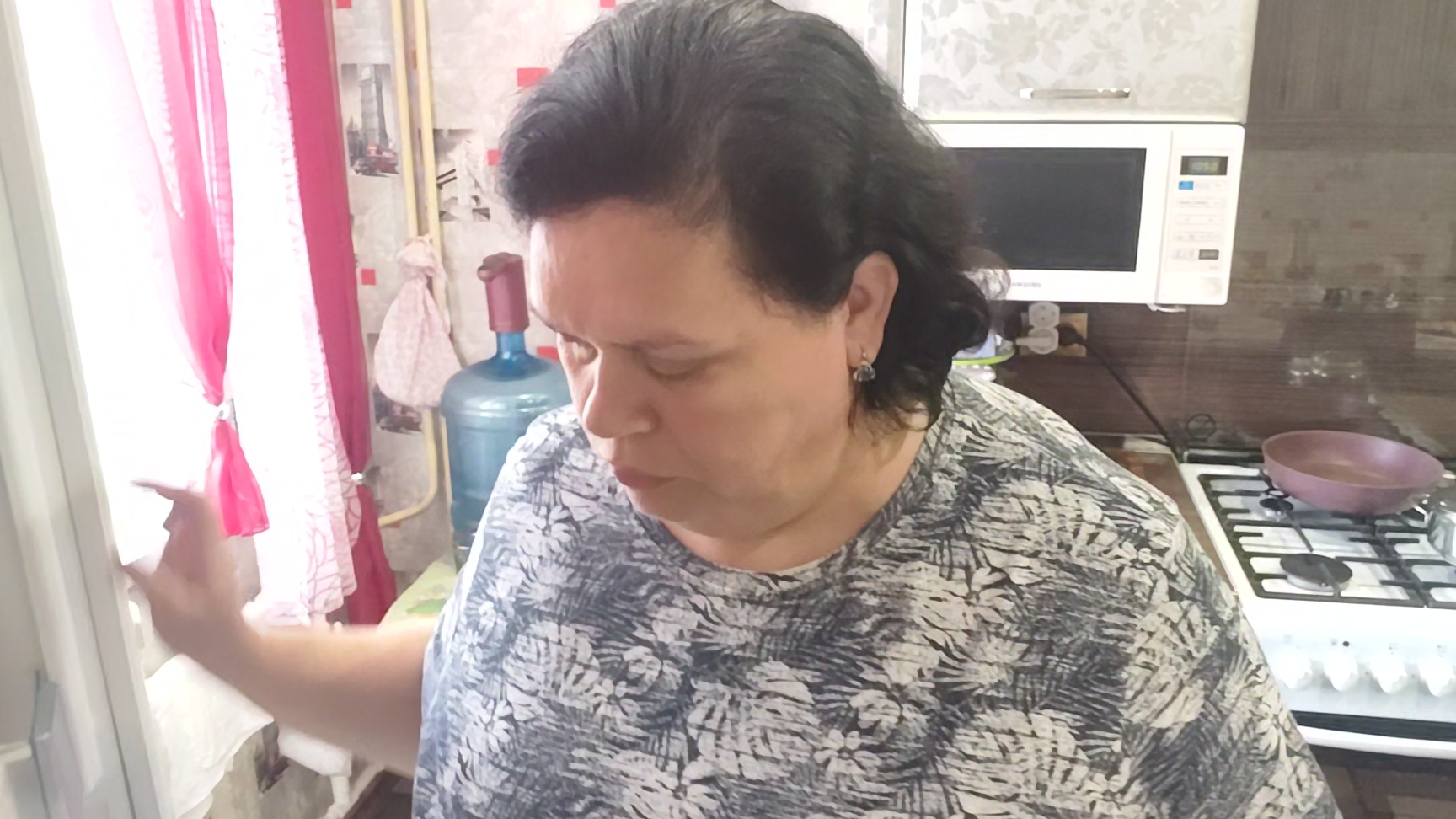 Домашние хлопоты/ Собралась погулять/ День города/ Уха/ Продукты/ Друзья по несчастью/