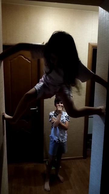 Видео про стены