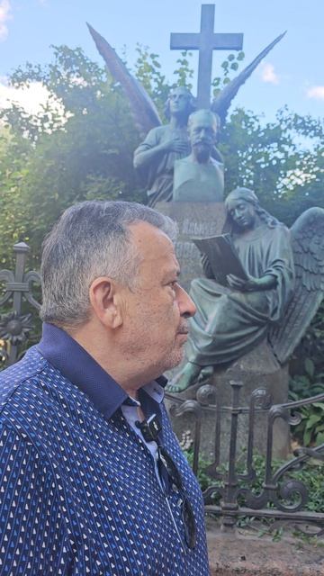 САНКТ-ПЕТЕРБУРГ. НЕКРОПОЛЬ
 МОГИЛА П.И. ЧАЙКОВСКОГО