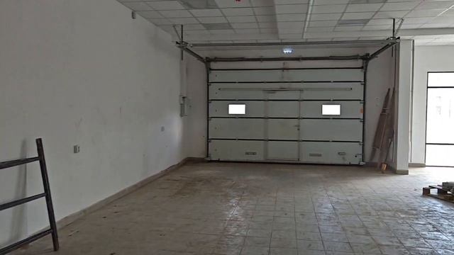 внутри