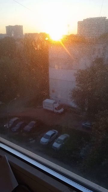 Закат, звуки городских дворов