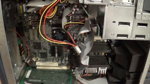 The SGI Visual Workstation 320 A hybrid of a PC and SGI