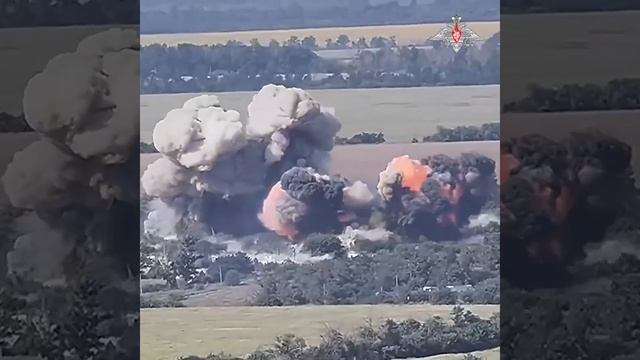 🔥 Огненные вспышки и клубы дыма
👊 ВКС России ударили авиабомбами ФАБ-500 и ФАБ-1500 по пунктам всу