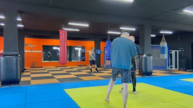 Зал не смотрит на дату рождения. Только хардкор в 57 лет 👊