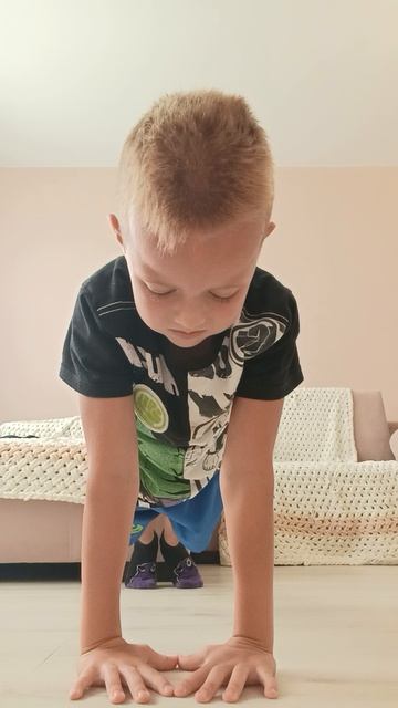 Уский хват отжимание! От 1 до 10, 55 отжиманий