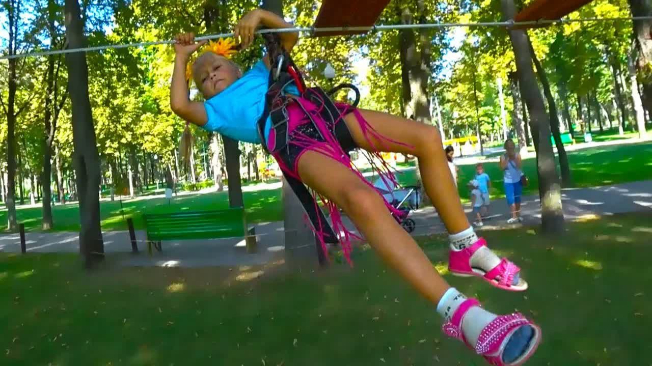 ВЛОГ в Веревочном Парке для детей! Ярослава УПАЛА  Outdoor Playground for kids!