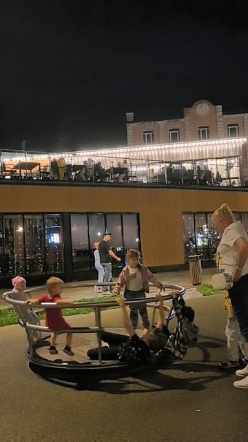 На Кремлевской набережной