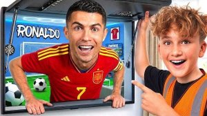 Я построил секретное футбольное поле для Роналду!