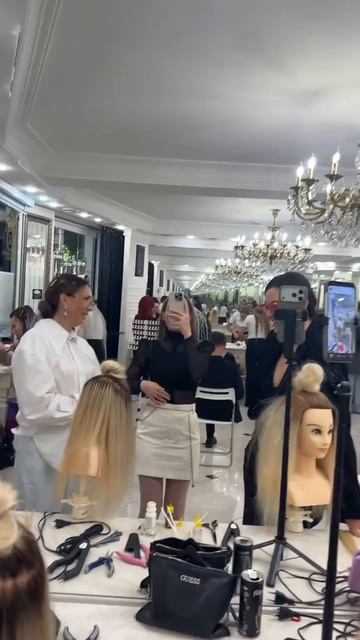 Гений Кристина Верея @kristina.vereya #наращиваниеволос #обучениенаращиваниюволос