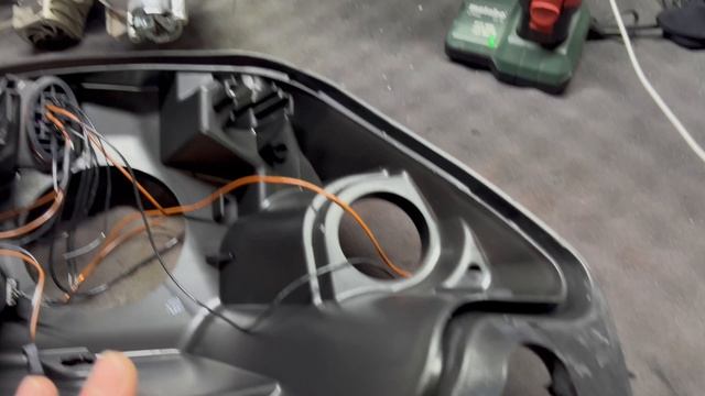 Ford Kuga- замена линз на диодные Expression Drive