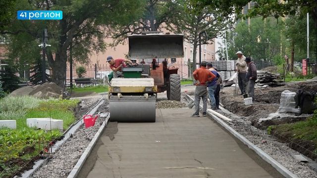 ХОД БЛАГОУСТРОЙСТВА ИСТОРИЧЕСКОГО КВАРТАЛА В ЦЕНТРЕ СТОЛИЦЫ КАМЧАТКИ ПРОВЕРИЛ ГЛАВА ГОРОДА • НОВОСТИ