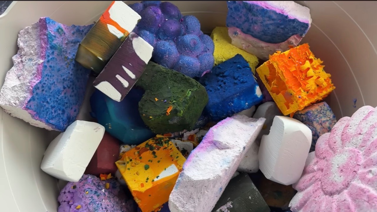 ASMR Crush Chalk 🌈